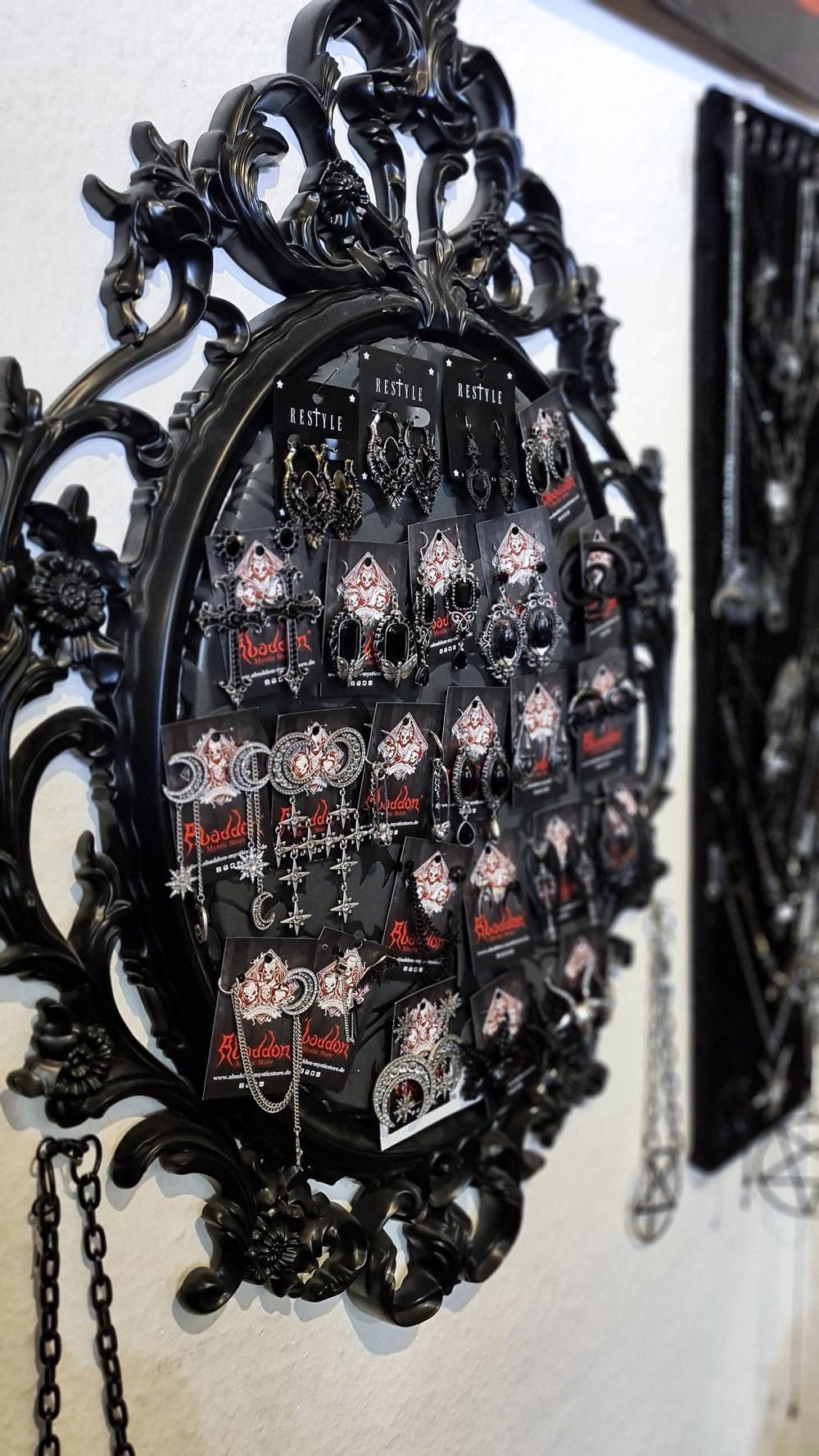 Gothic Ohrringe Schwarz und silberfarben