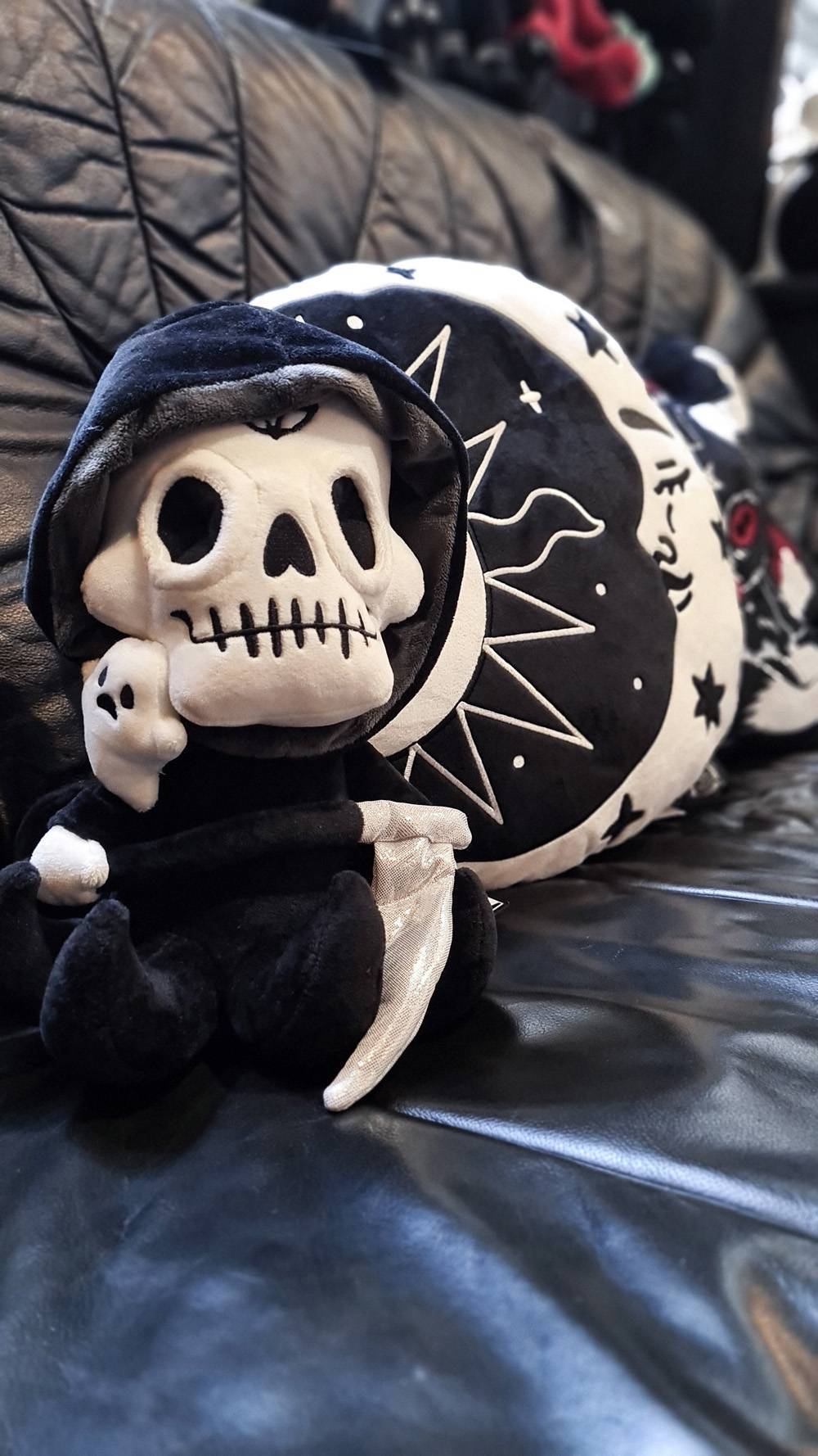 Killstar Kreeptures Schwarz/Weiß und Killstar Kissen Schwarz/Weiß