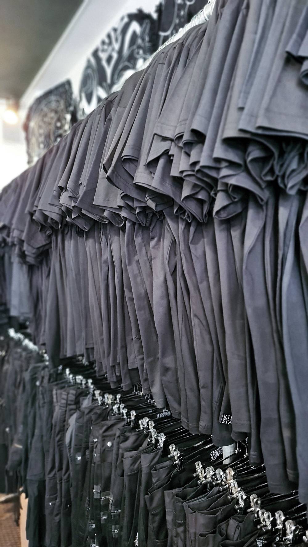 Gothic Hosen und Gothic Shirts Schwarz